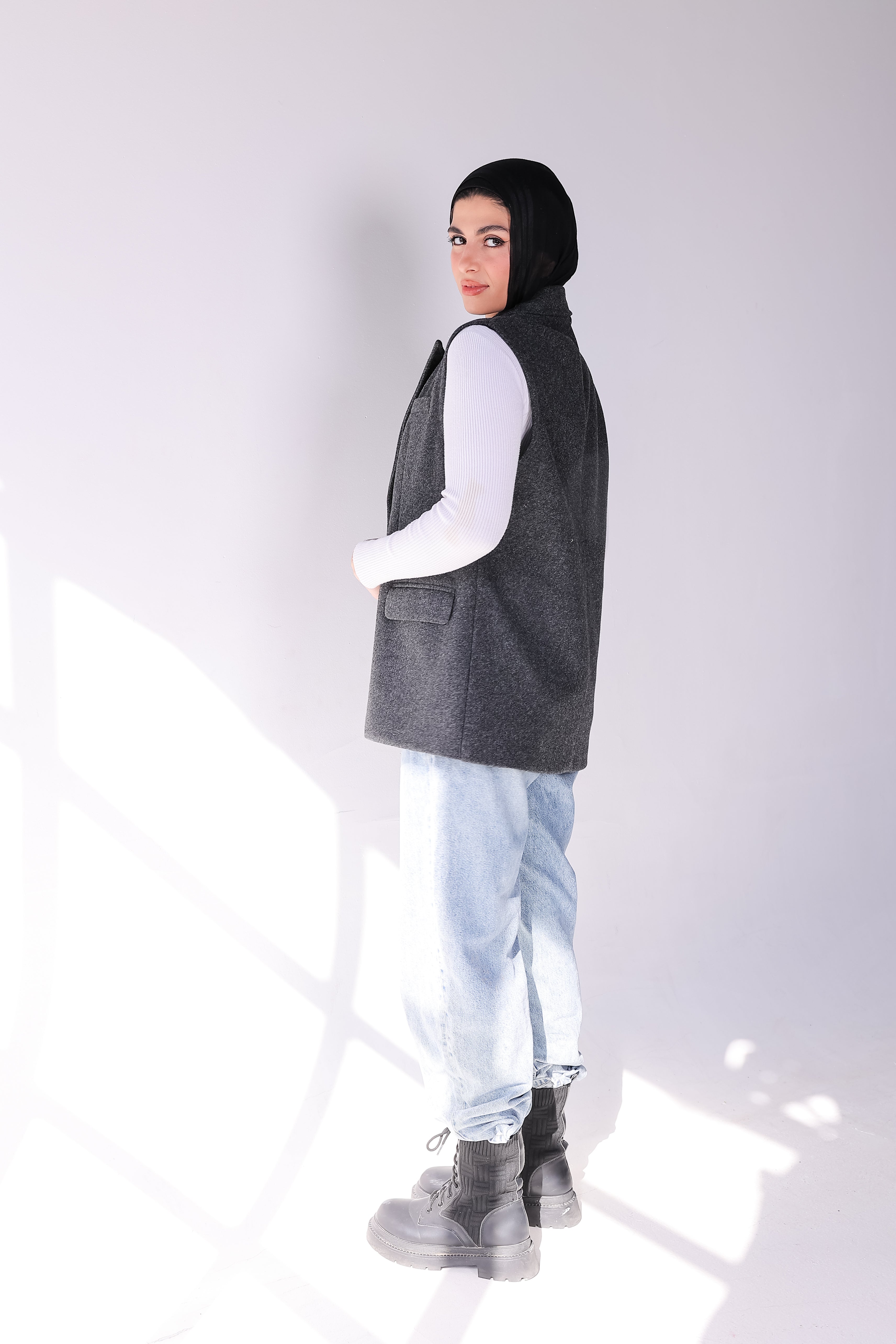 Wool Sleeveless Pocket long Vest in dark grey