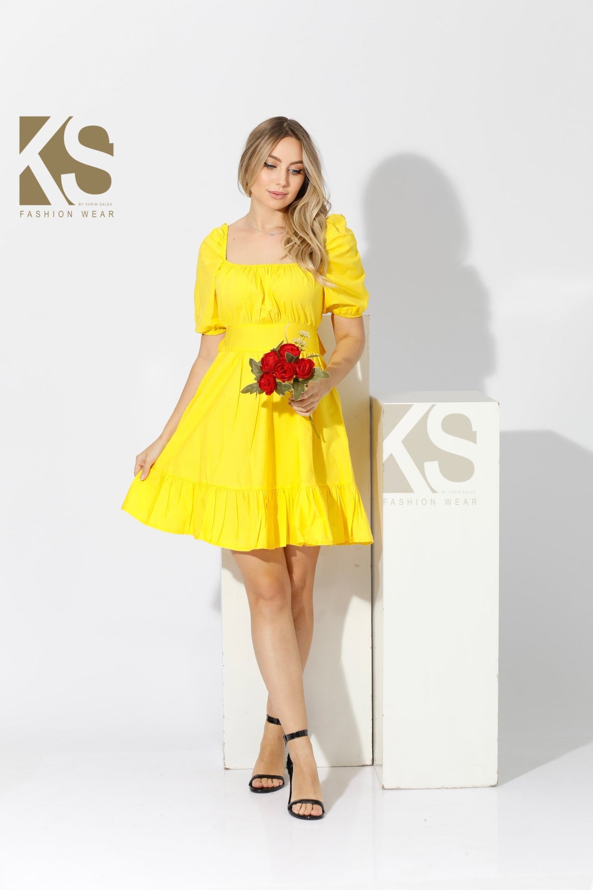 Short Dress with Back Bow tie