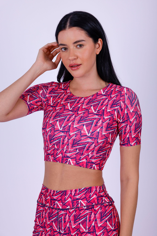 Triangles printed short sleeve top